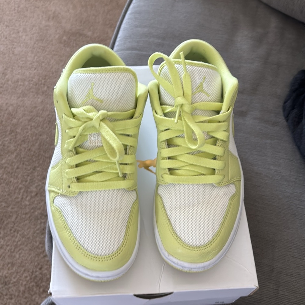 Jordan low - Picture 2 of 3